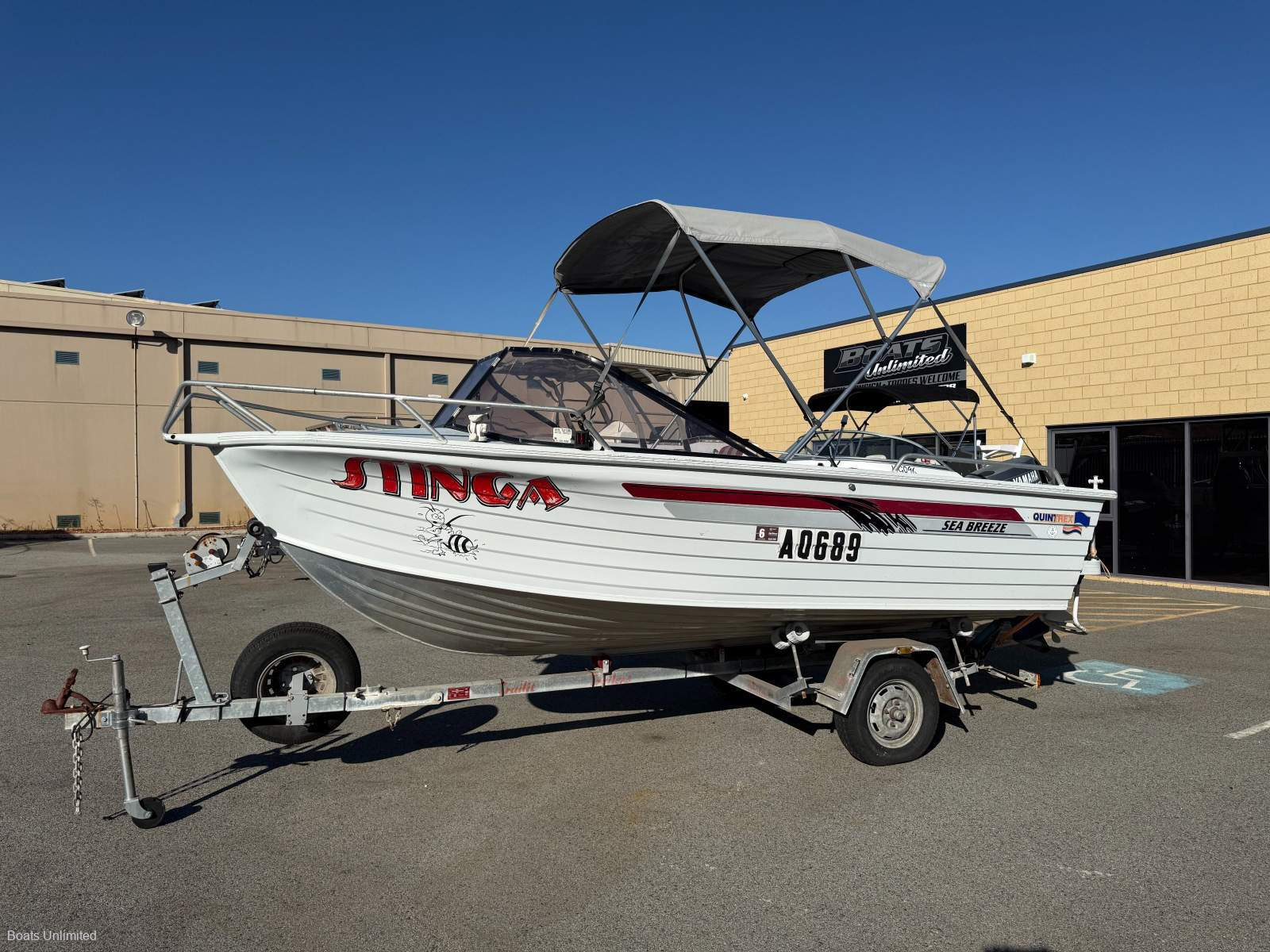 Quintrex 485 Sea Breeze NEAT PACKAGE READY TO GO, WITH GOOD DECK SPACE:QUINTREX SEABREEZE 4.85