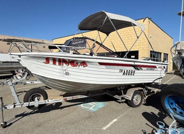 Quintrex 485 Sea Breeze NEAT PACKAGE READY TO GO, WITH GOOD DECK SPACE