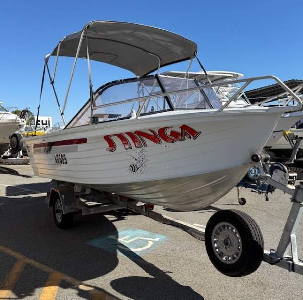 Quintrex 485 Sea Breeze NEAT PACKAGE READY TO GO, WITH GOOD DECK SPACE