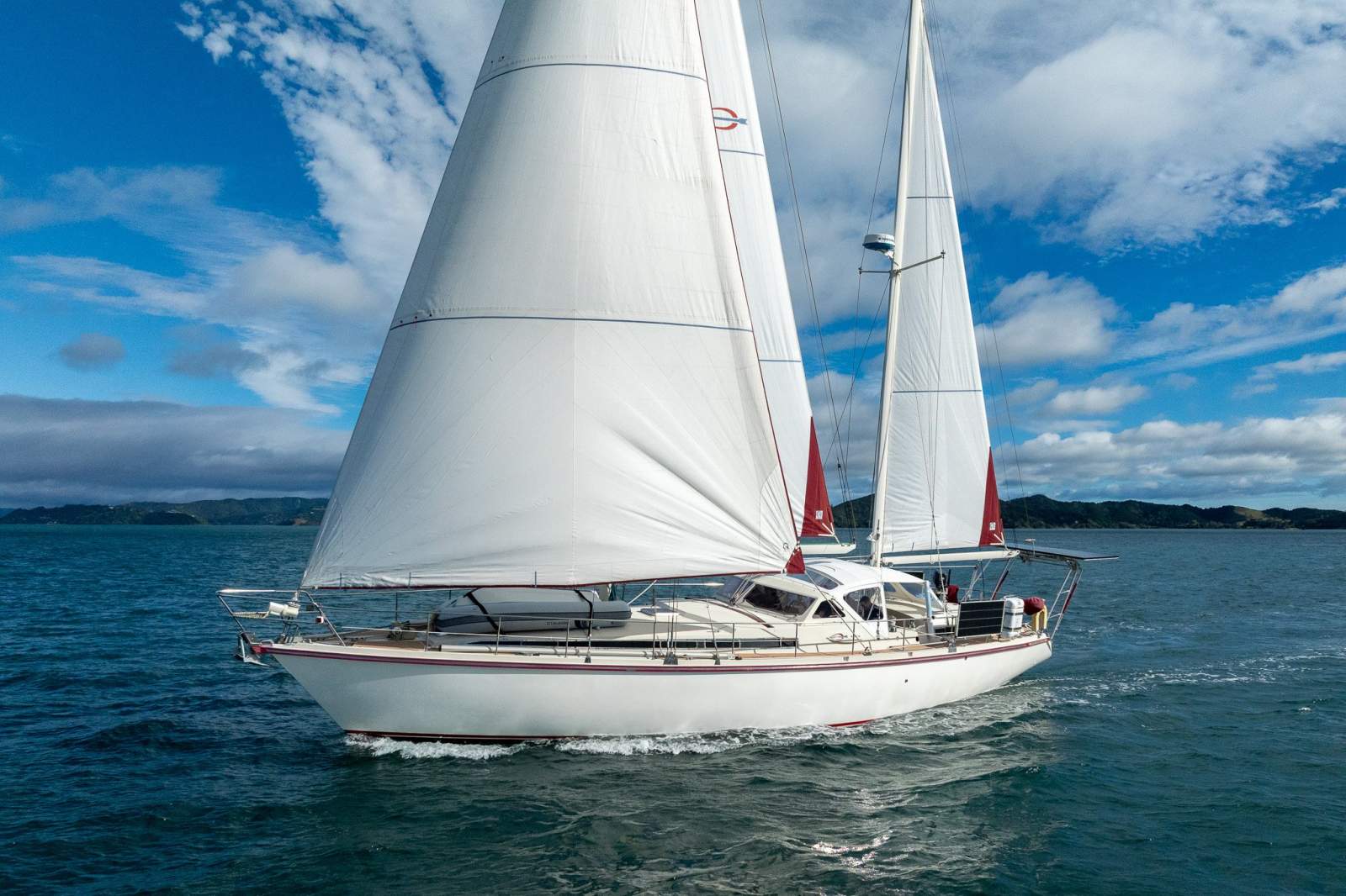 Amel Super Maramu 2000