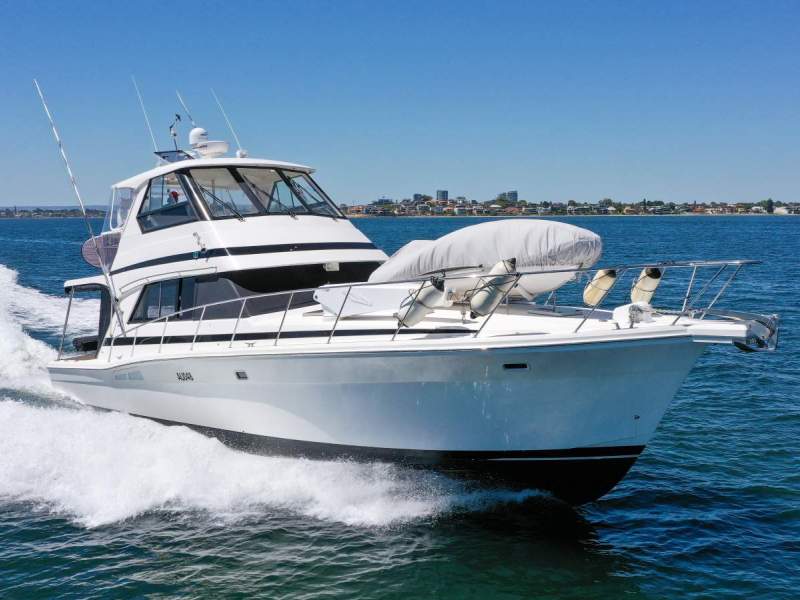 Riviera 48 Enclosed Flybridge
