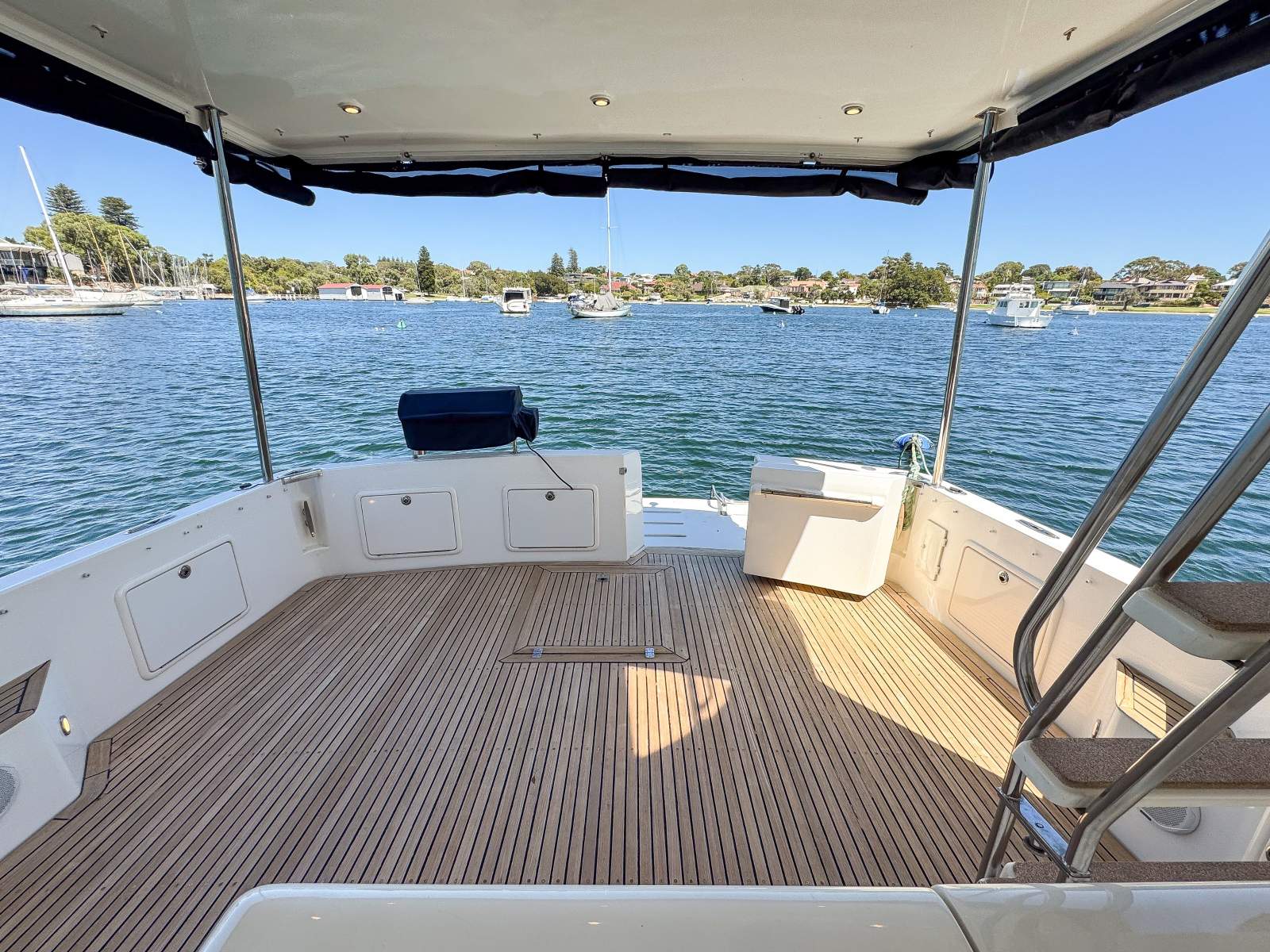 Riviera 48 Enclosed Flybridge For Sale | Oceaneer Marine