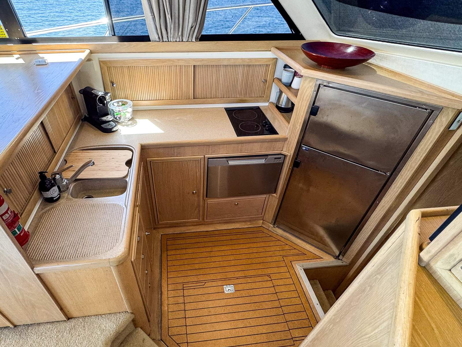 Riviera 48 Enclosed Flybridge For Sale | Oceaneer Marine
