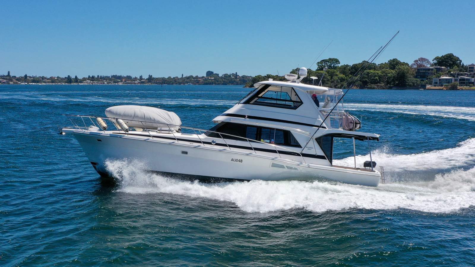 Riviera 48 Enclosed Flybridge For Sale | Oceaneer Marine