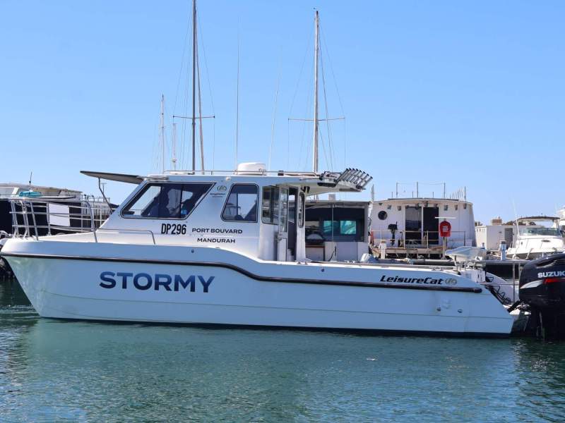 Leisurecat 9000 Kingfisher - Custom Wheelhouse, Twin 300hp Suzukis!