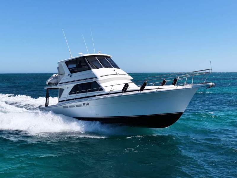 Caribbean 47 Flybridge Cruiser