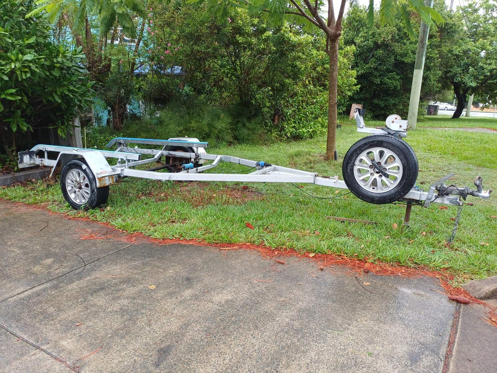 Tilt, Braked, detachable LED lights, flip up jockey wheel 5.5m boat trailer