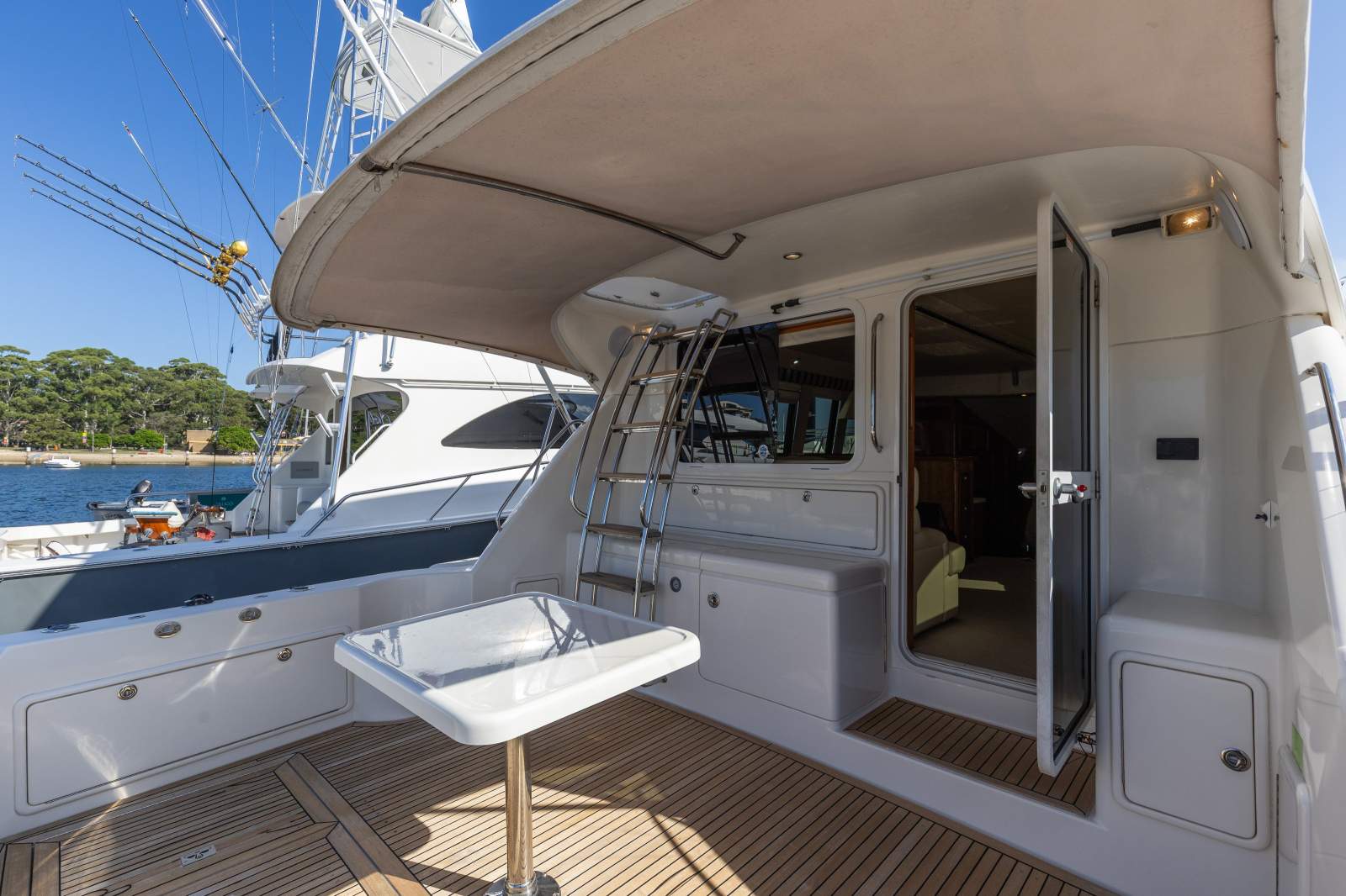 Riviera 51 Flybridge