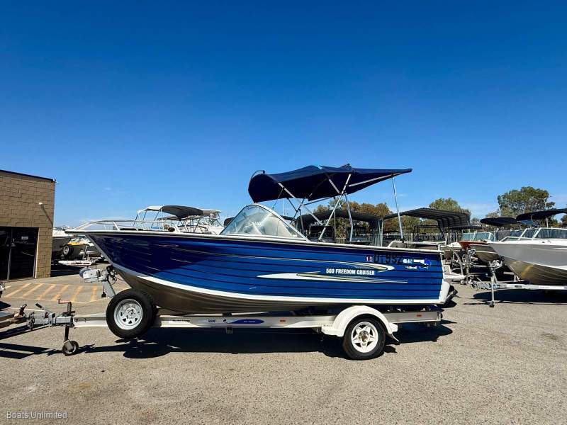 Quintrex 560 Freedom Cruiser GREAT FAMILY BOWRIDER MOTOR HAS JUST BEEN SERVICED