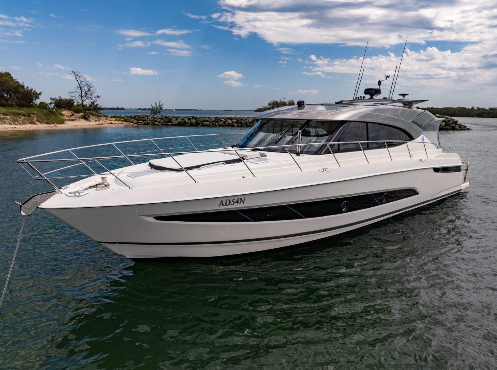 Riviera 5400 Sport Yacht Platinum Edition 1/8 Syndicate Share