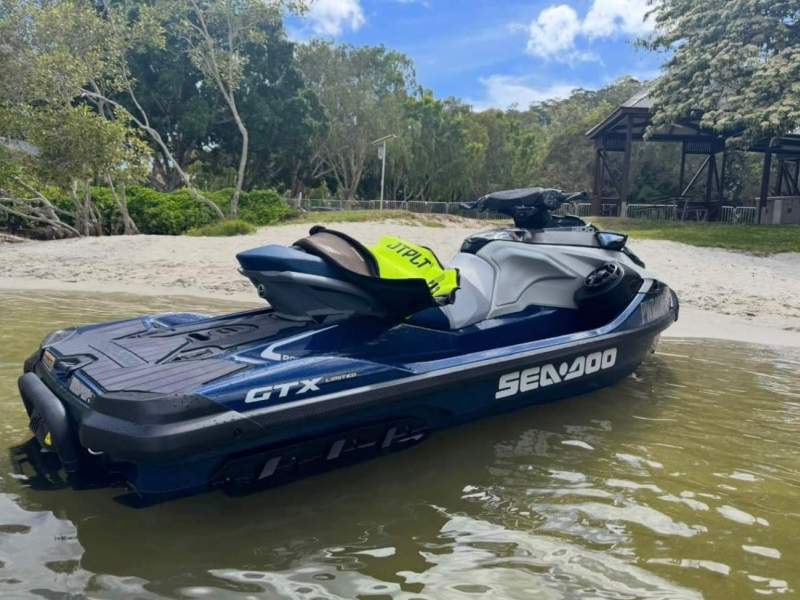 Sea-Doo GXT Limited 300