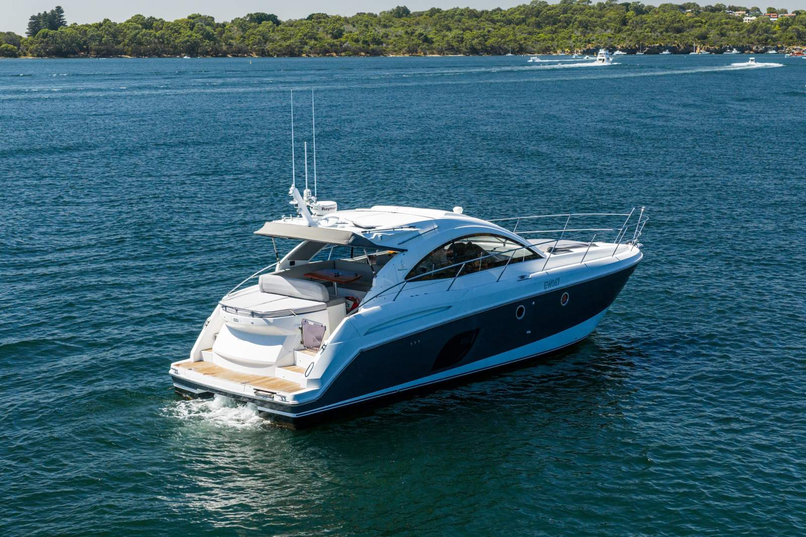 Beneteau Monte Carlo 42:Exterior
