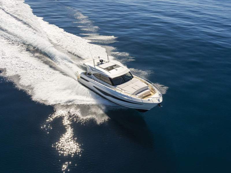 Riviera 4300 Sports Express