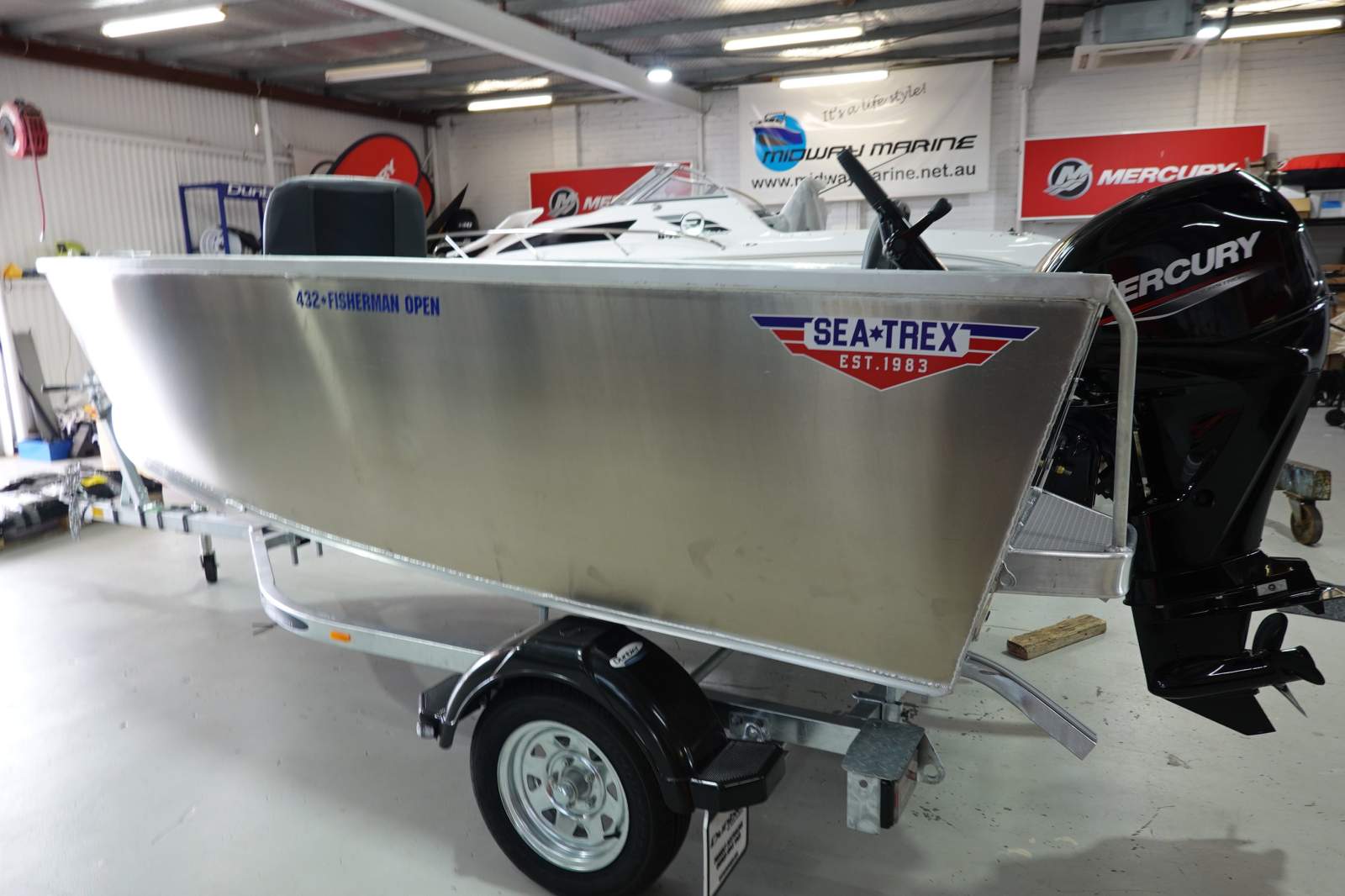 New Sea-Trex 432 Fisherman