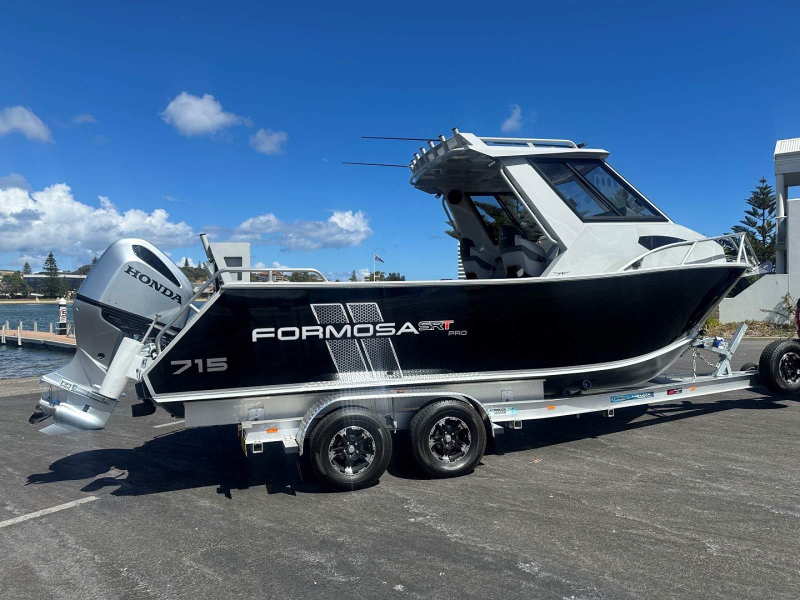 New Formosa 715 SRT Half Cabin Hard Top