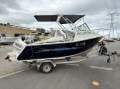 Tournament Series 5200 2000 model neat clean vessel 90hp 2 str Johnson