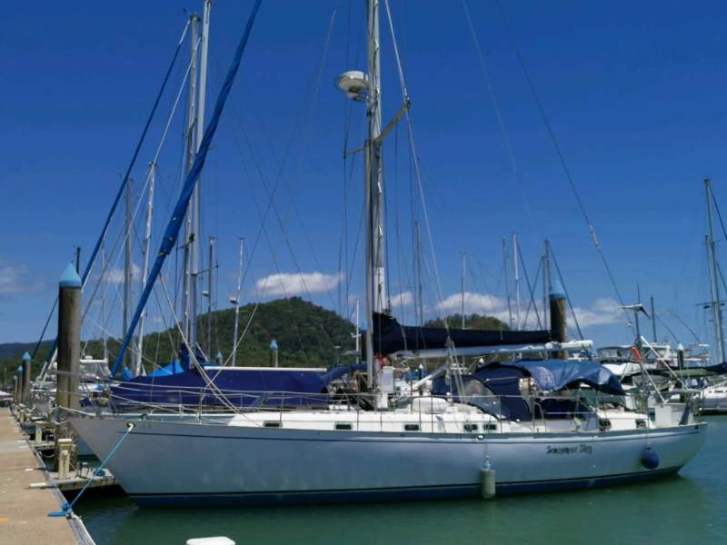 Kelly Peterson 44 Centre Cockpit Cutter Rig