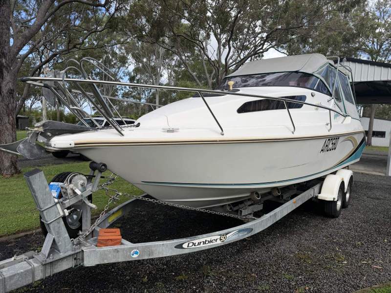 Seaquest Sea quest Full cabin cruiser