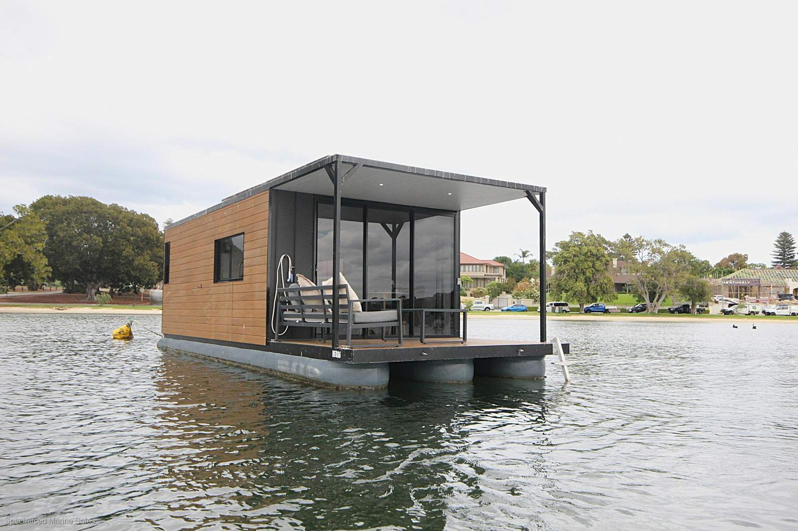Rugged Marine House Boat 9.0 *** SIMPLICITY AT ITS BEST *** $ 140,000 ***