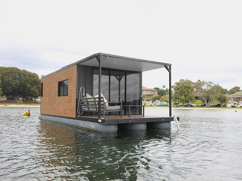 Rugged Marine House Boat 9.0 *** SIMPLICITY AT ITS BEST *** $ 140,000 ***