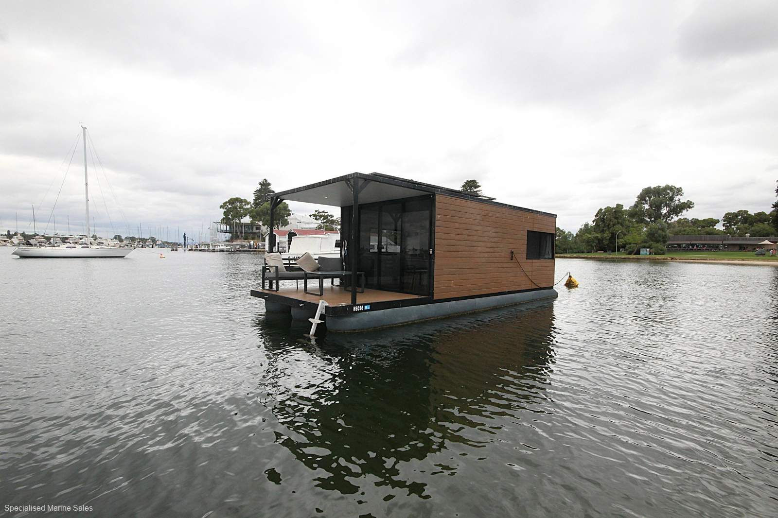 Rugged Marine House Boat 9.0 *** SIMPLICITY AT ITS BEST *** $ 140,000 ***