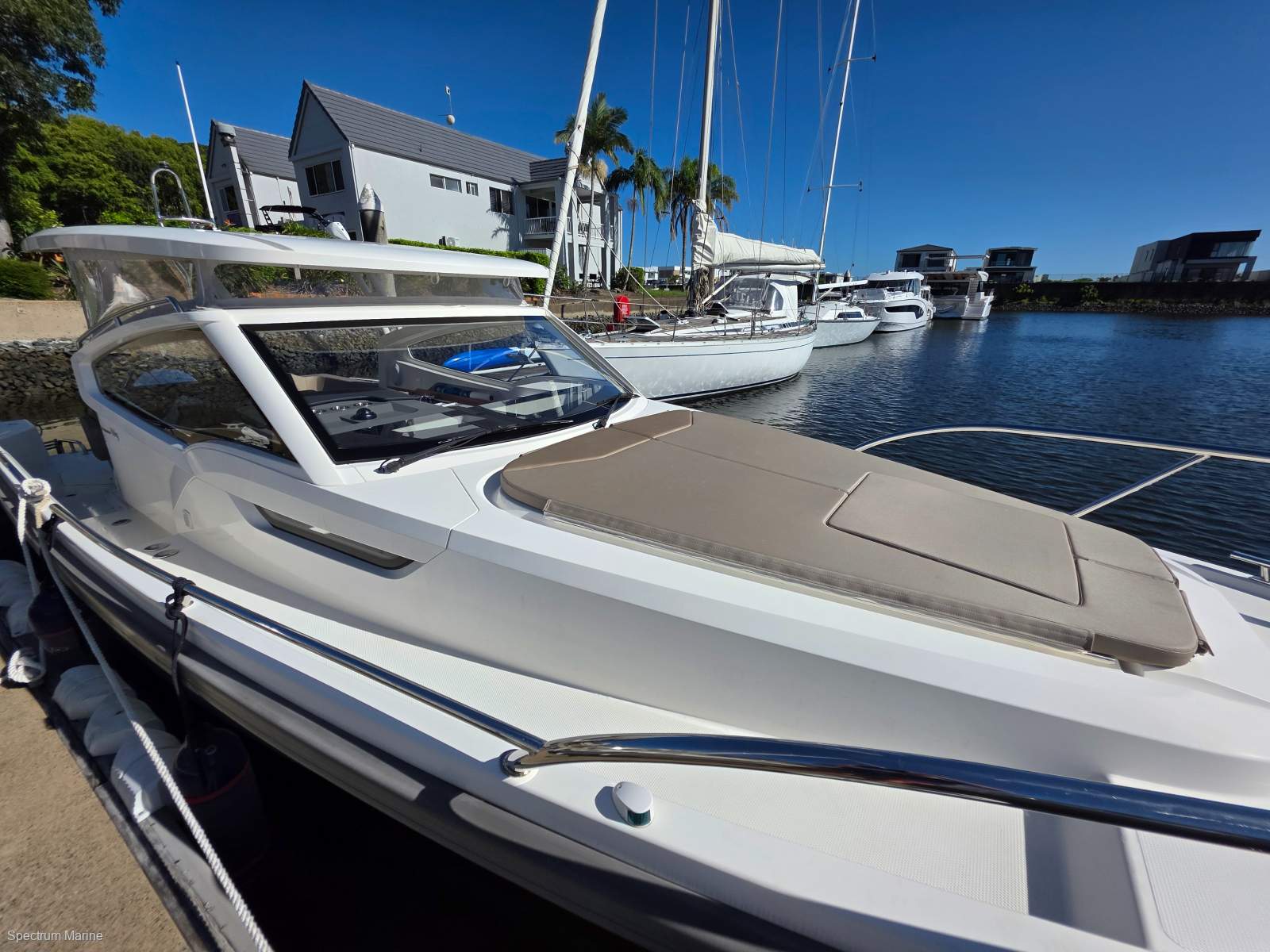 Nimbus W9 As new 2023 Nimbus Weekender 9 with low hours