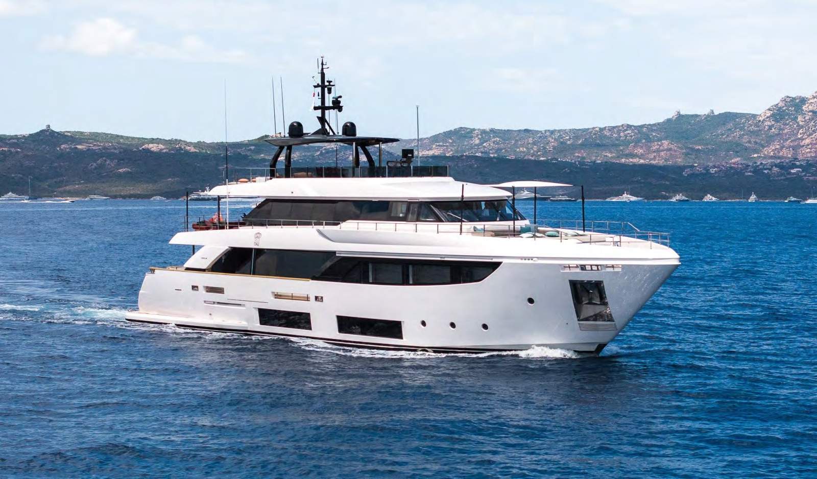 Custom Line Navetta 33