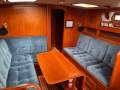 Hallberg-Rassy 42 Superb comfortable blue water cruiser:saloon 