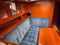 Hallberg-Rassy 42 Superb comfortable blue water cruiser:saloon