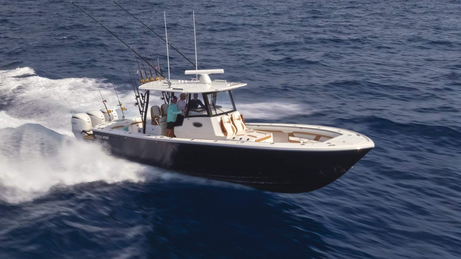 Regulator 35 - Suit Boston Whaler and Grady White buyers