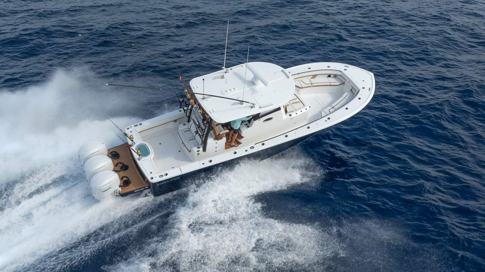 Regulator 35 - Suit Boston Whaler and Grady White buyers