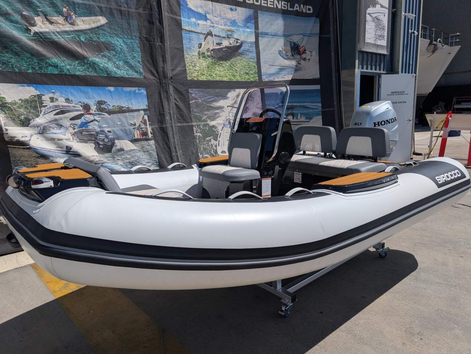 Sirocco Rib-Alloy V360 Alloy centre console RIB with hypalon tubes