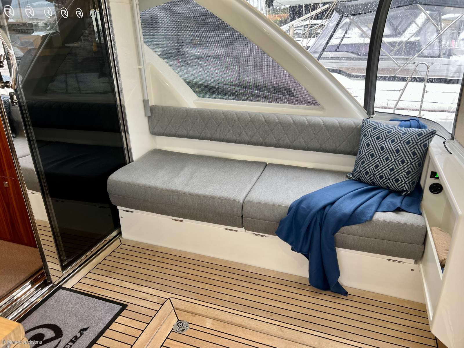 Riviera 50 Sports Motor Yacht Boat Brokers of Tasmania