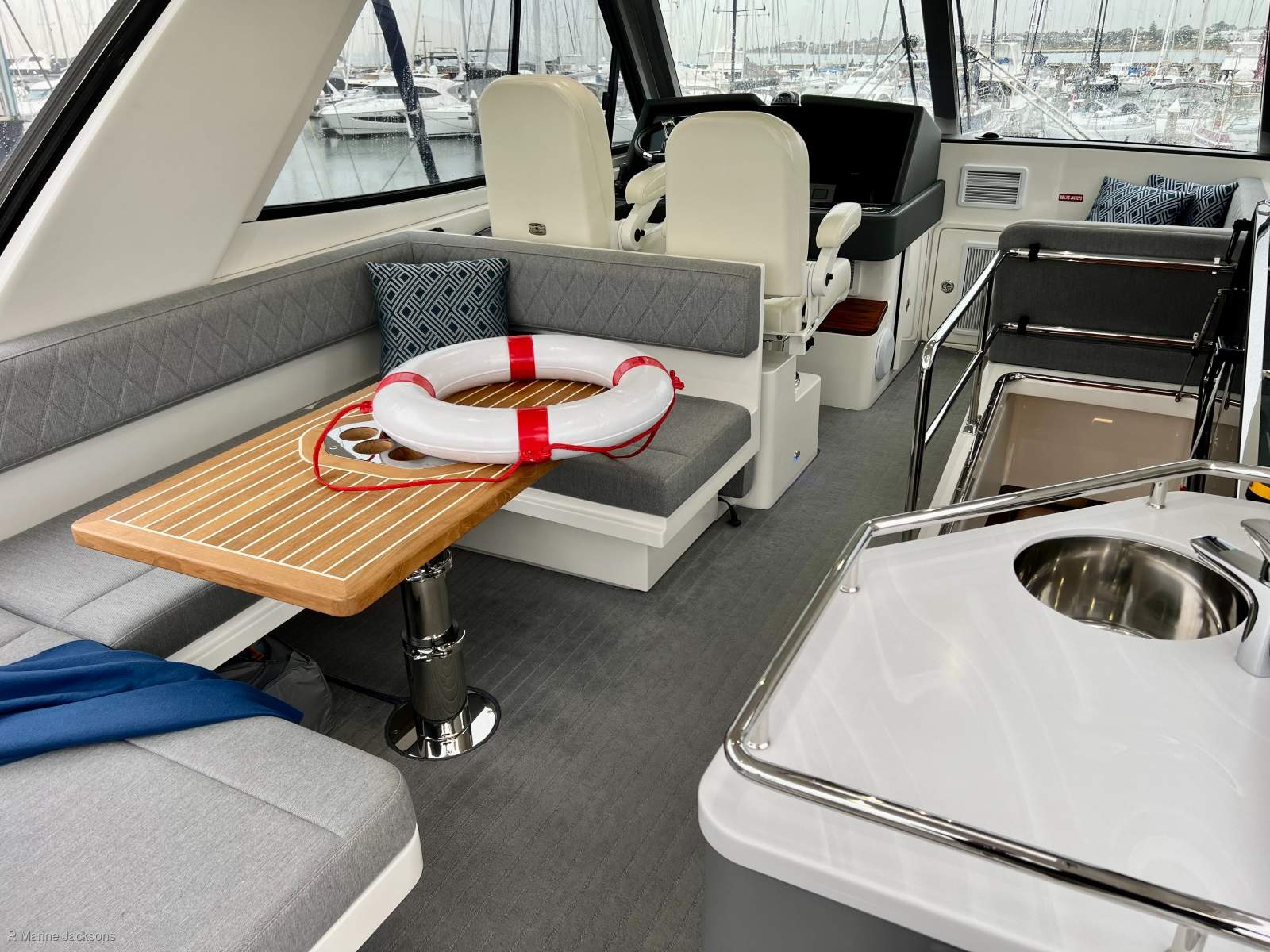  Riviera 50 Sports Motor Yacht Boat Brokers of Tasmania
