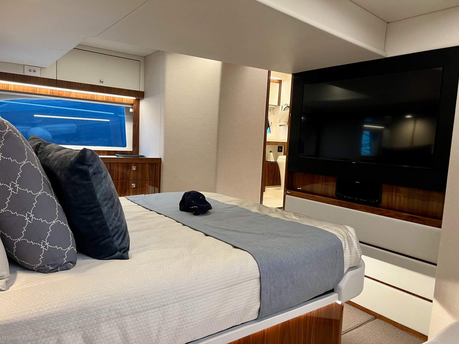  Riviera 50 Sports Motor Yacht Boat Brokers of Tasmania