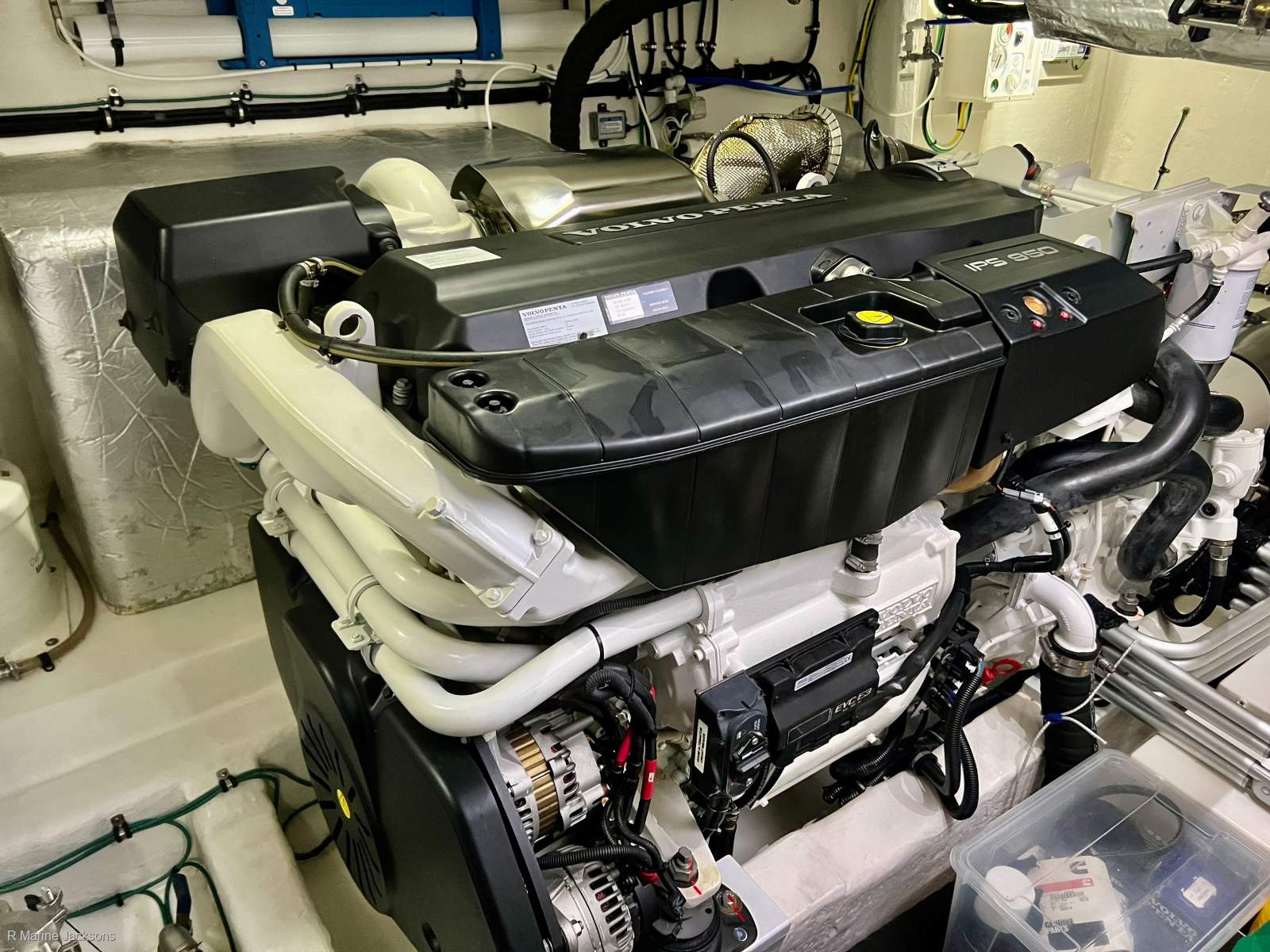  Riviera 50 Sports Motor Yacht Boat Brokers of Tasmania