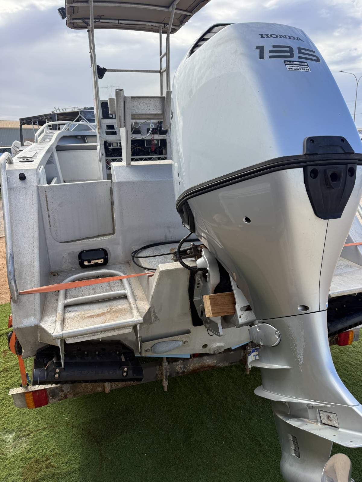 Marineline Centre Console 6m plate with SeaKeeper Ride system