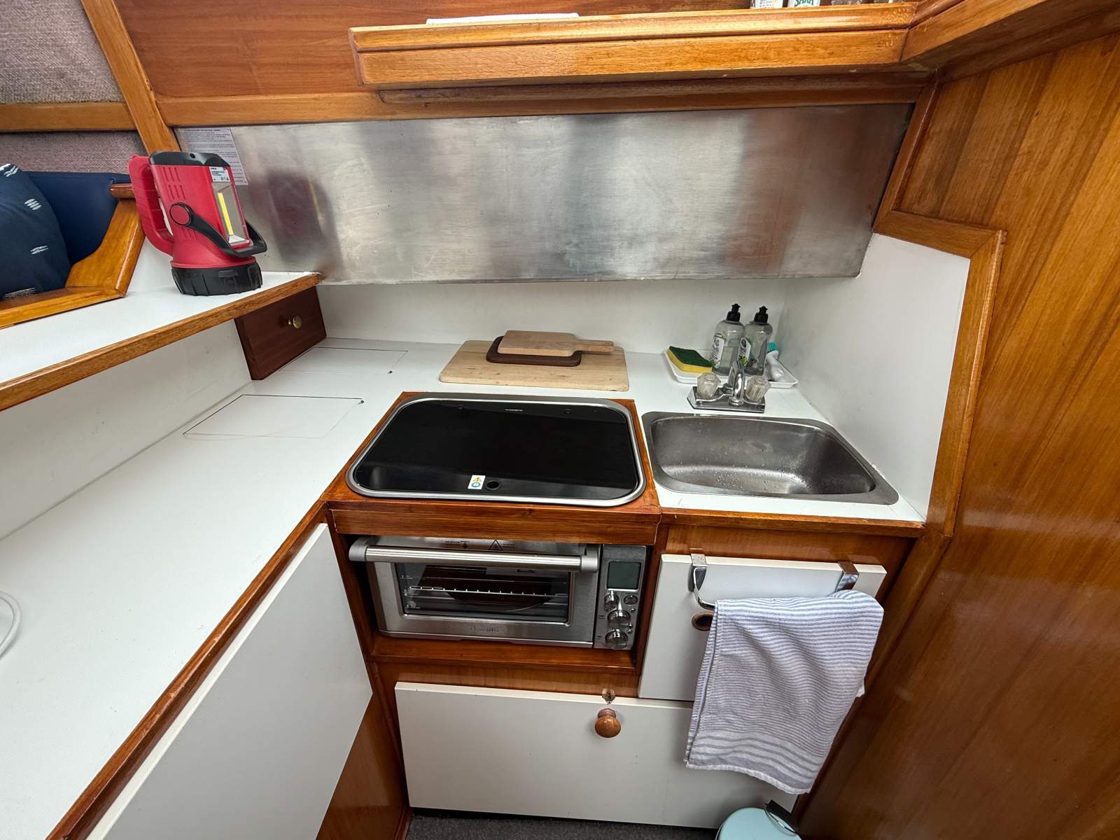 Seafarer 34 Flybridge Cruiser Sarie Marais