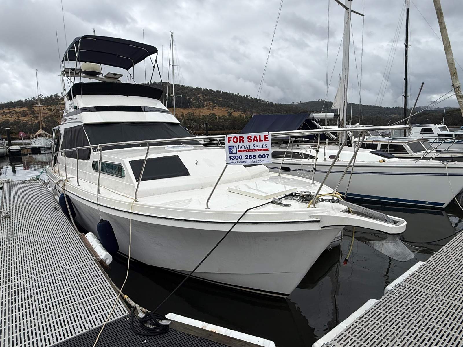 Seafarer 34 Flybridge Cruiser "Sarie Marais"