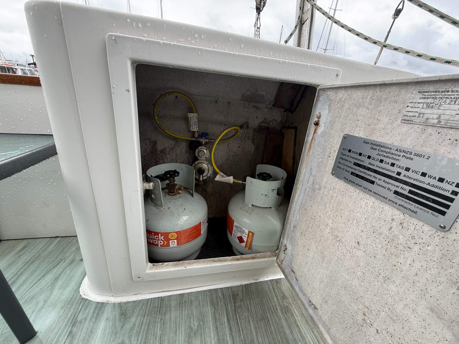 Seafarer 34 Flybridge Cruiser Sarie Marais