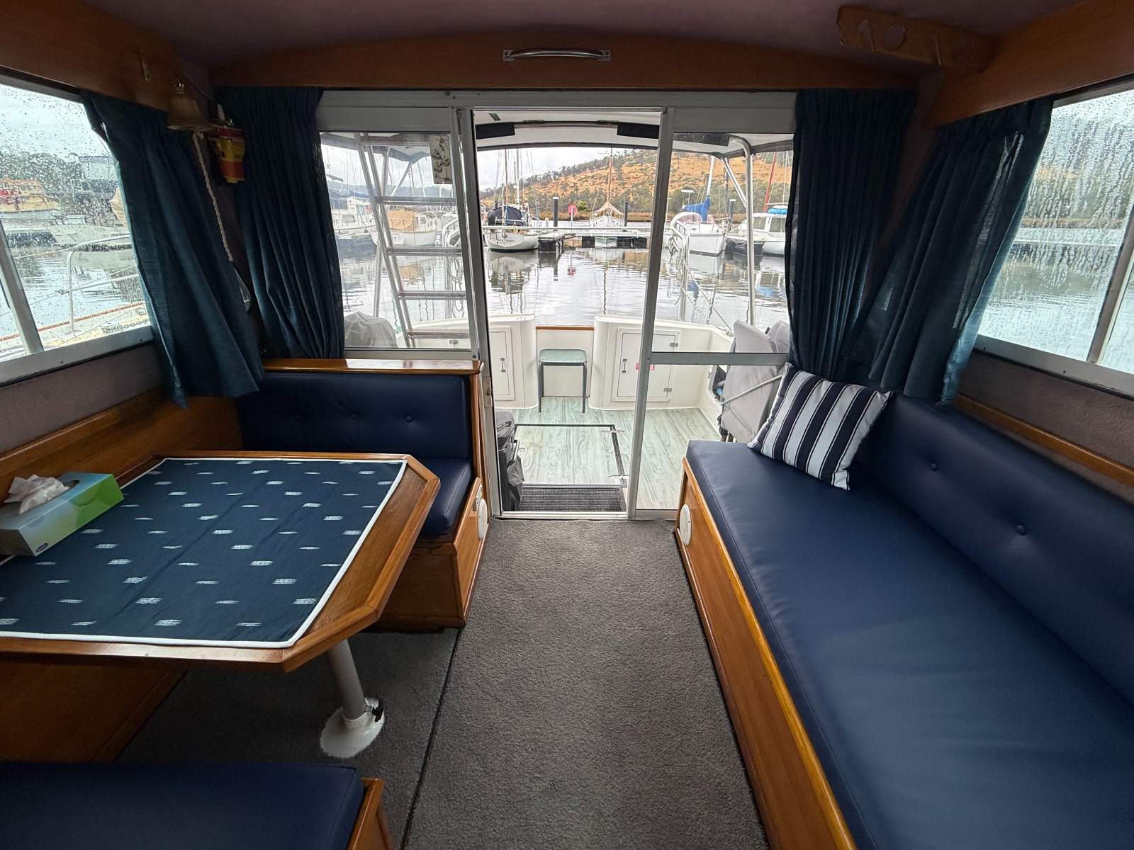 Seafarer 34 Flybridge Cruiser Sarie Marais