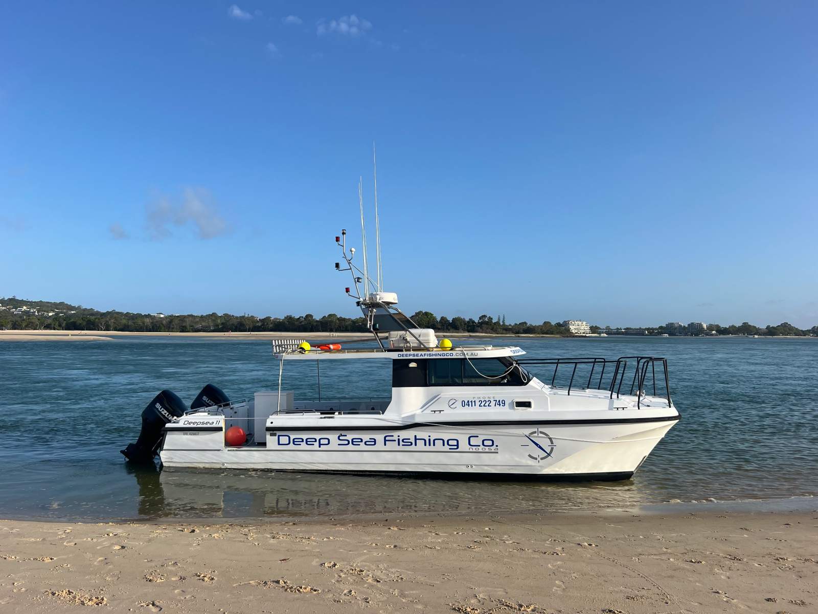 Cougar Cat 1060 VV1000 WIDE BODY CHARTER BOAT