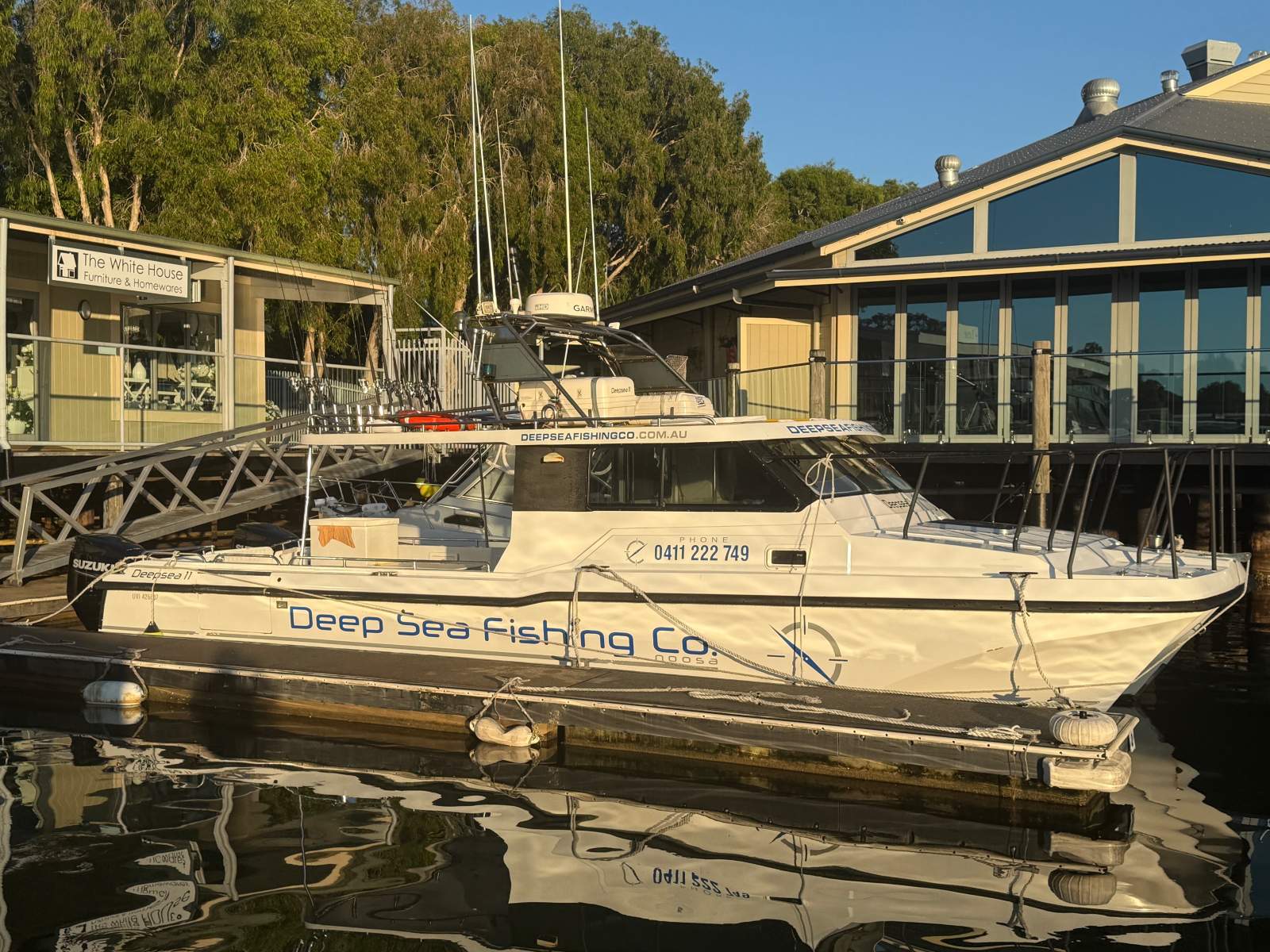 Cougar Cat 1060 VV1000 WIDE BODY CHARTER BOAT