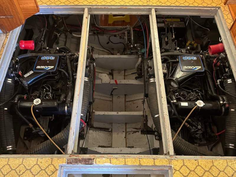 Mercruiser MPI 7.4L big block engines and gearboxes.