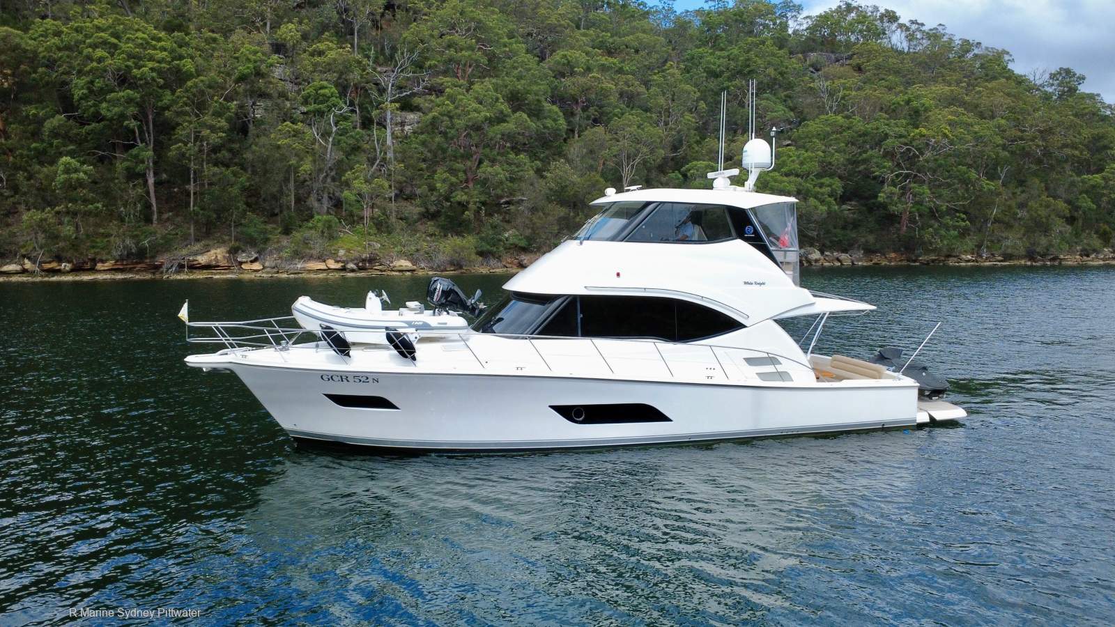 Riviera 52 Enclosed Flybridge