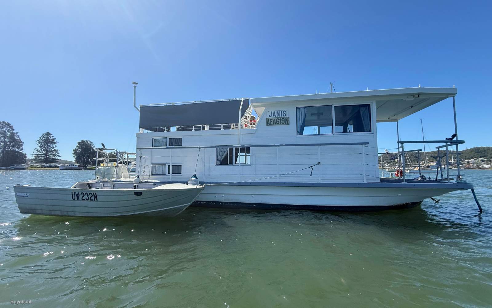 Vickers 33 Homecruiser