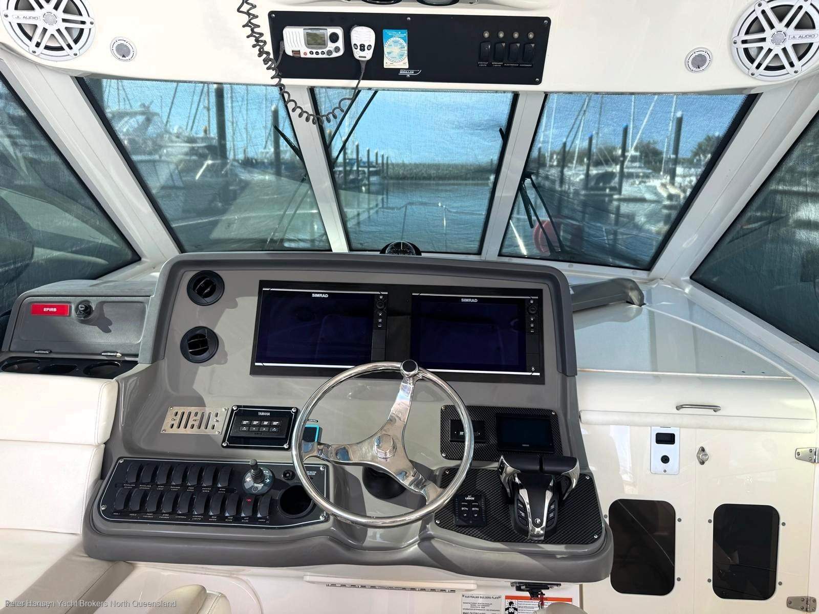 Boston Whaler 345 Conquest