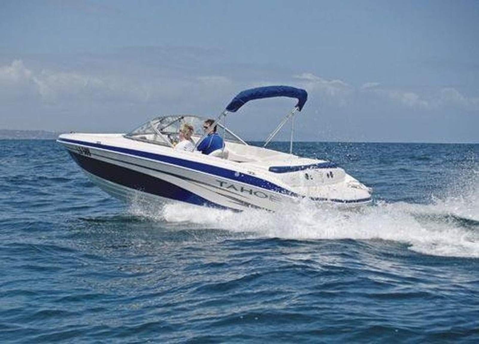 Tahoe Q6 Sportfish model with rare 5.0 V8 Mercruiser:Illustration purposes only