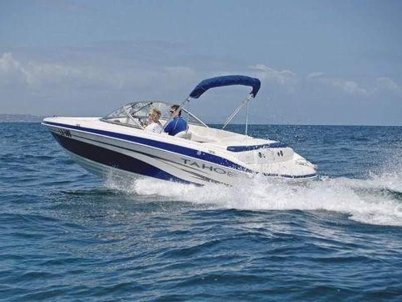 Tahoe Q6 Sportfish model with rare 5.0 V8 Mercruiser