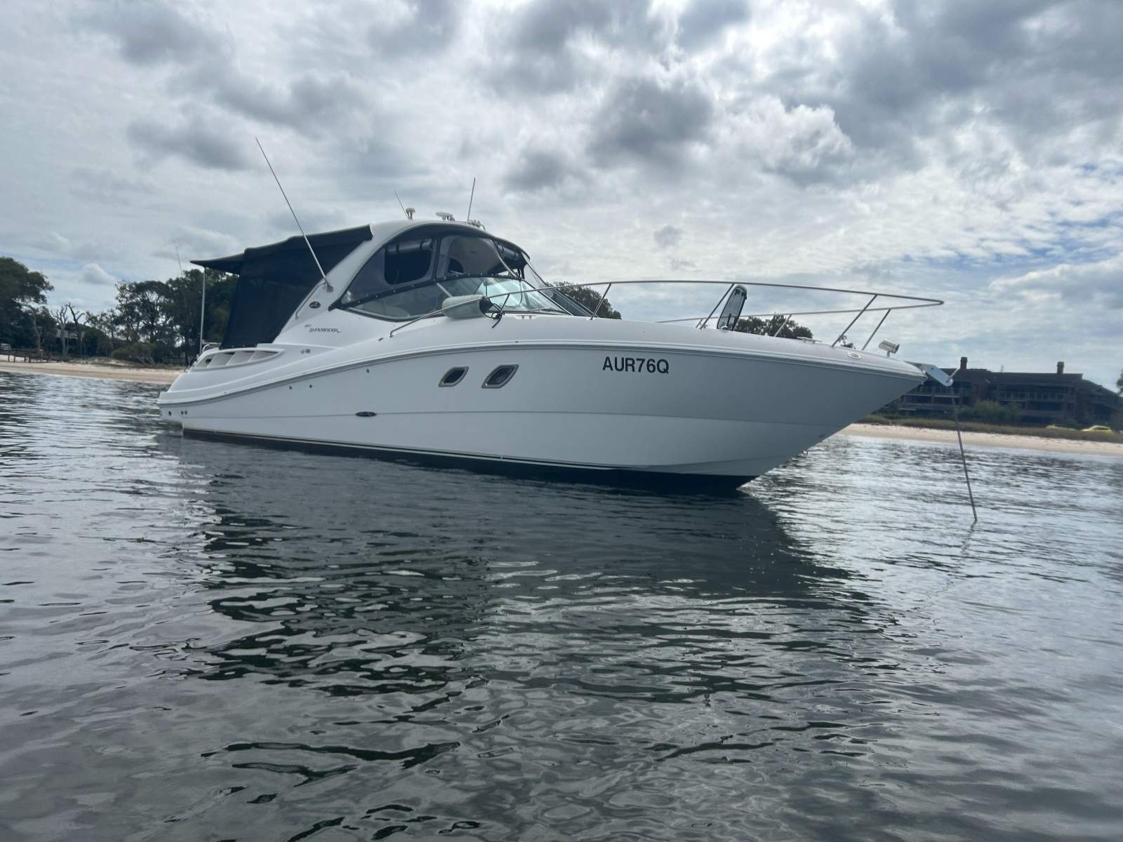 Sea Ray 310 Sundancer Low-Hour 33' Express Cruiser